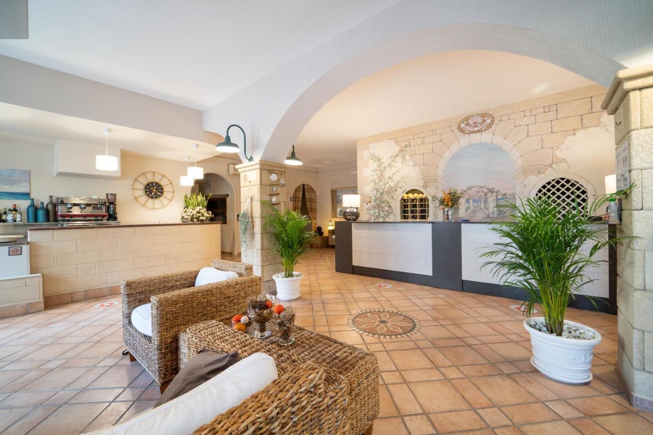 Hotel Costa D'Oro トッレ・オヴォ エクステリア 写真