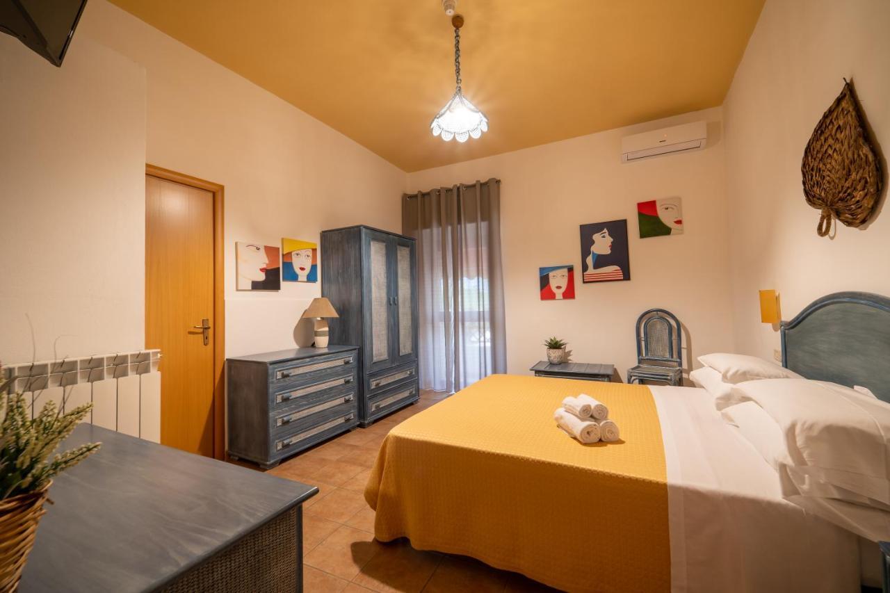 Hotel Costa D'Oro トッレ・オヴォ エクステリア 写真
