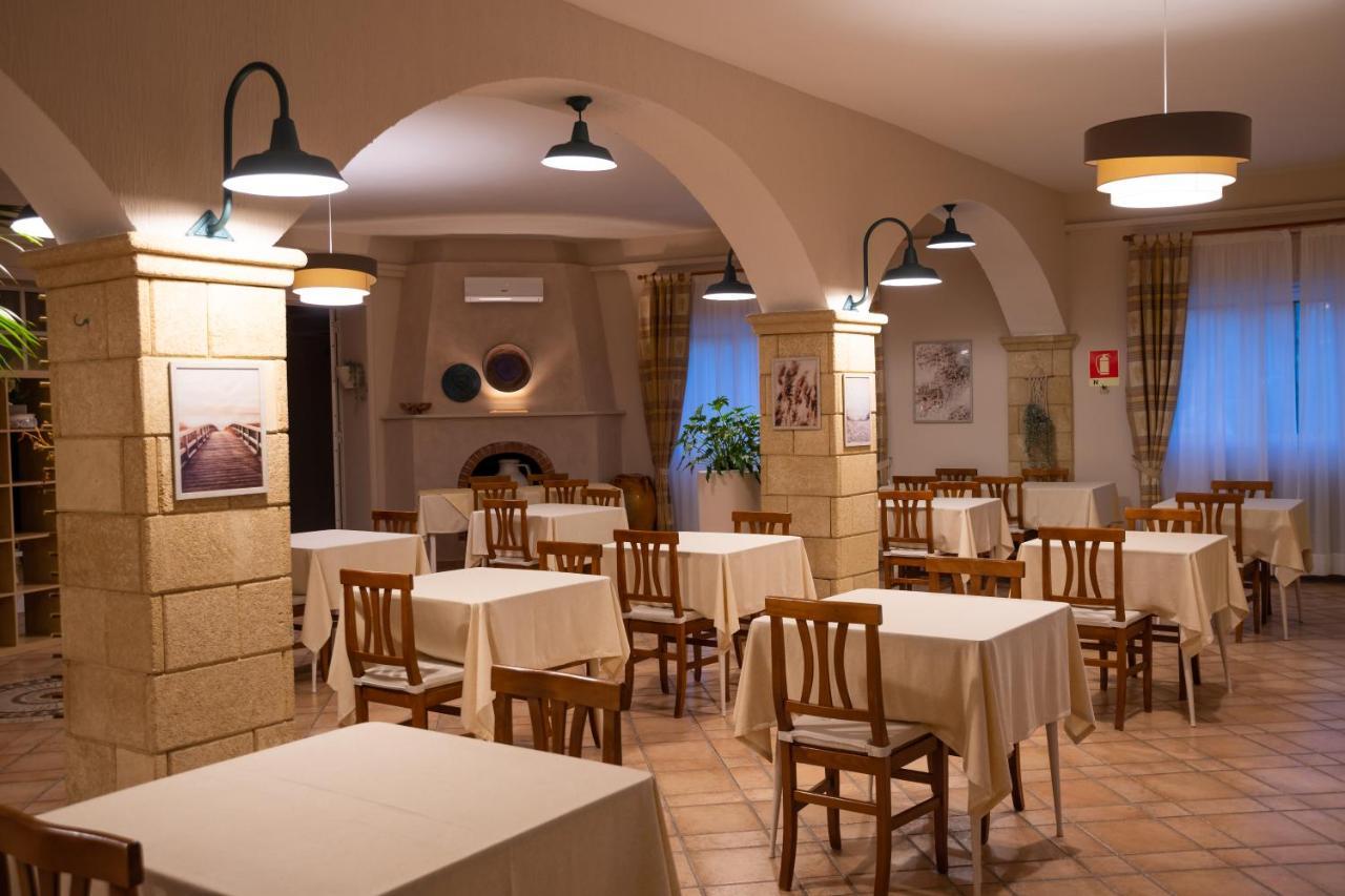 Hotel Costa D'Oro トッレ・オヴォ エクステリア 写真