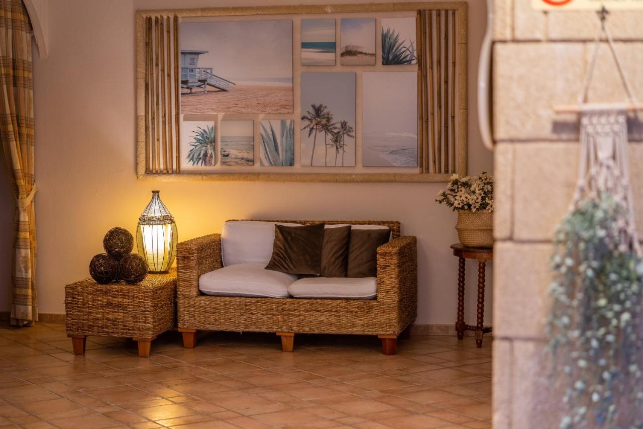 Hotel Costa D'Oro トッレ・オヴォ エクステリア 写真