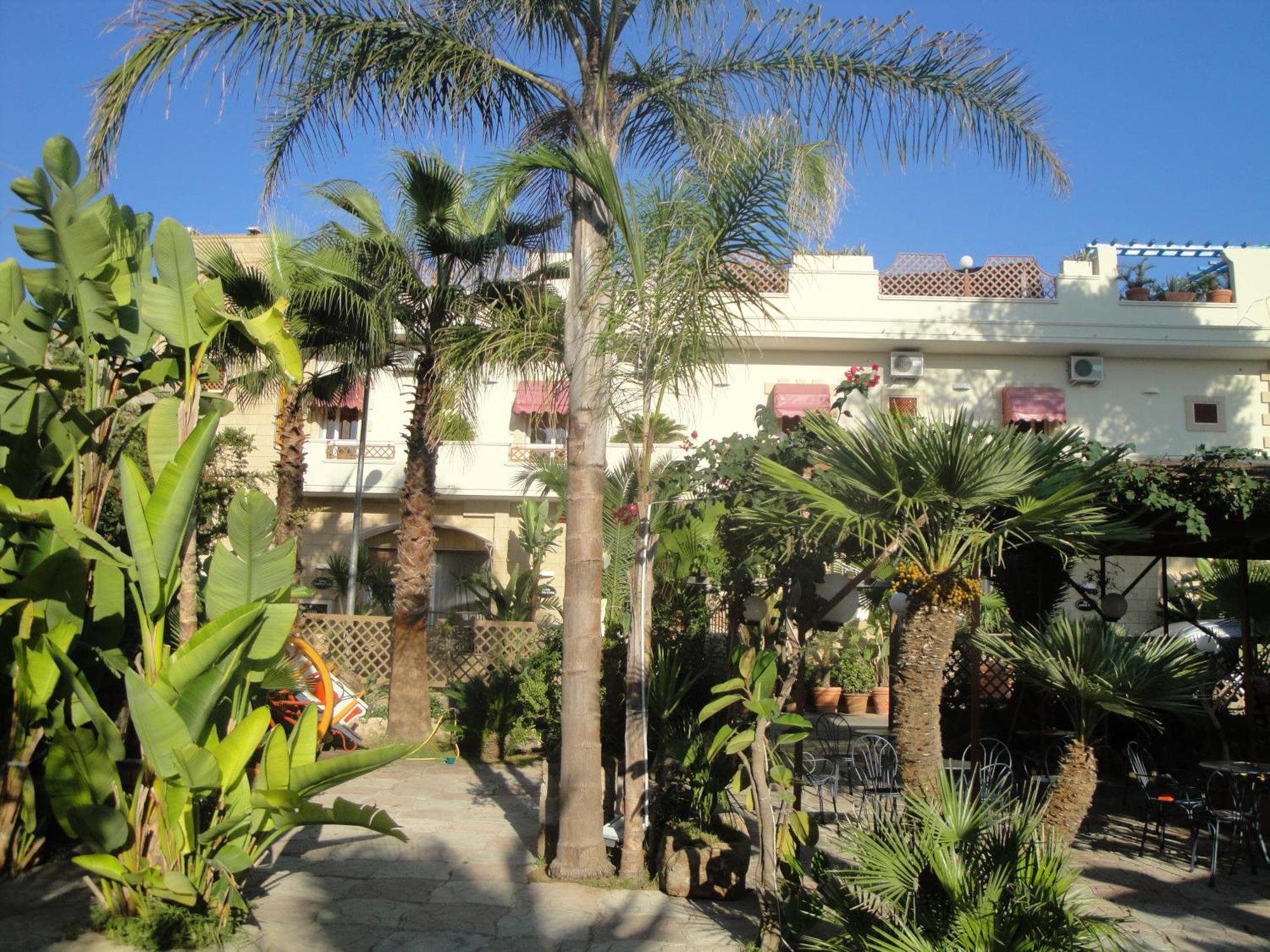Hotel Costa D'Oro トッレ・オヴォ エクステリア 写真