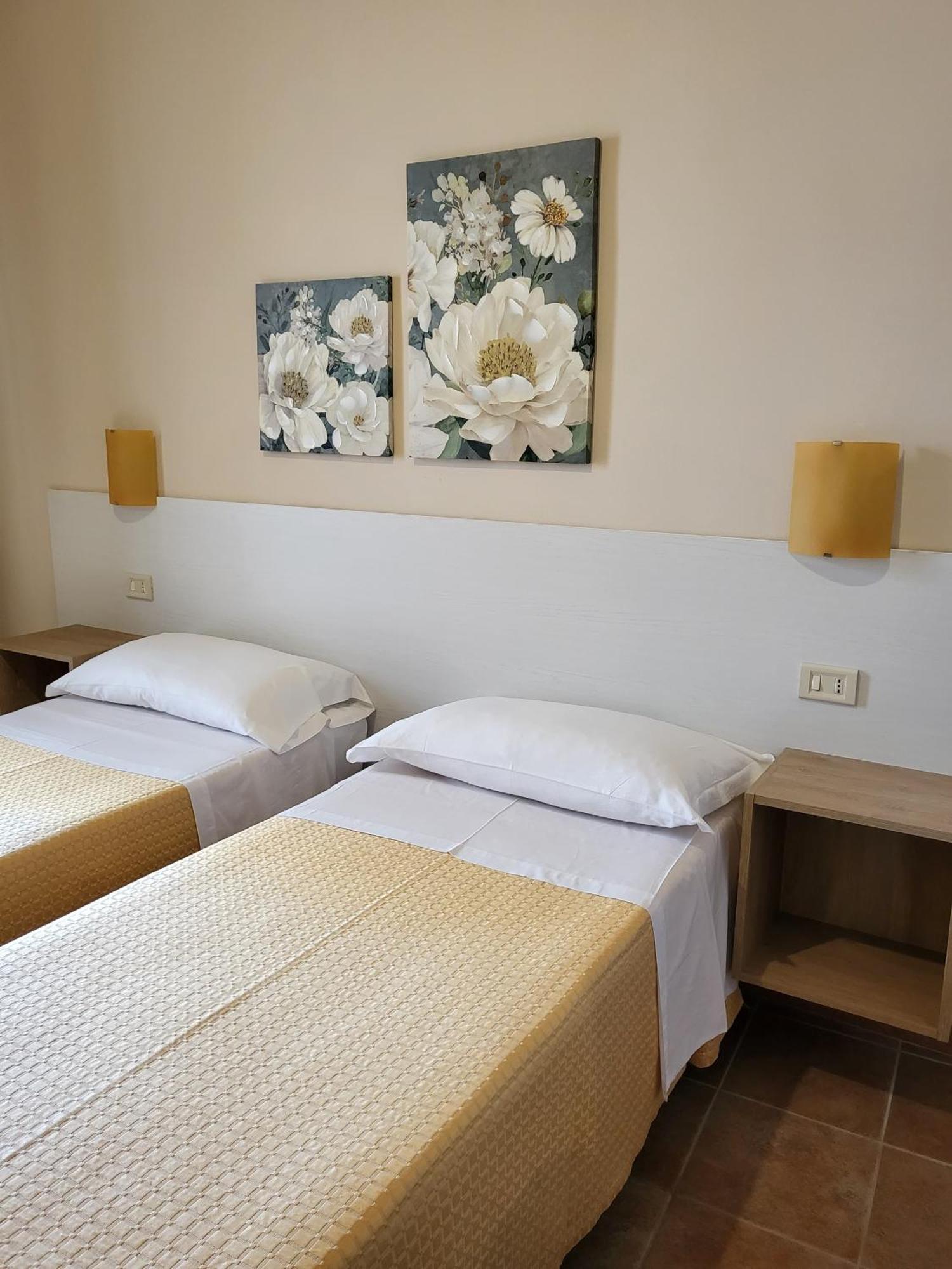 Hotel Costa D'Oro トッレ・オヴォ エクステリア 写真