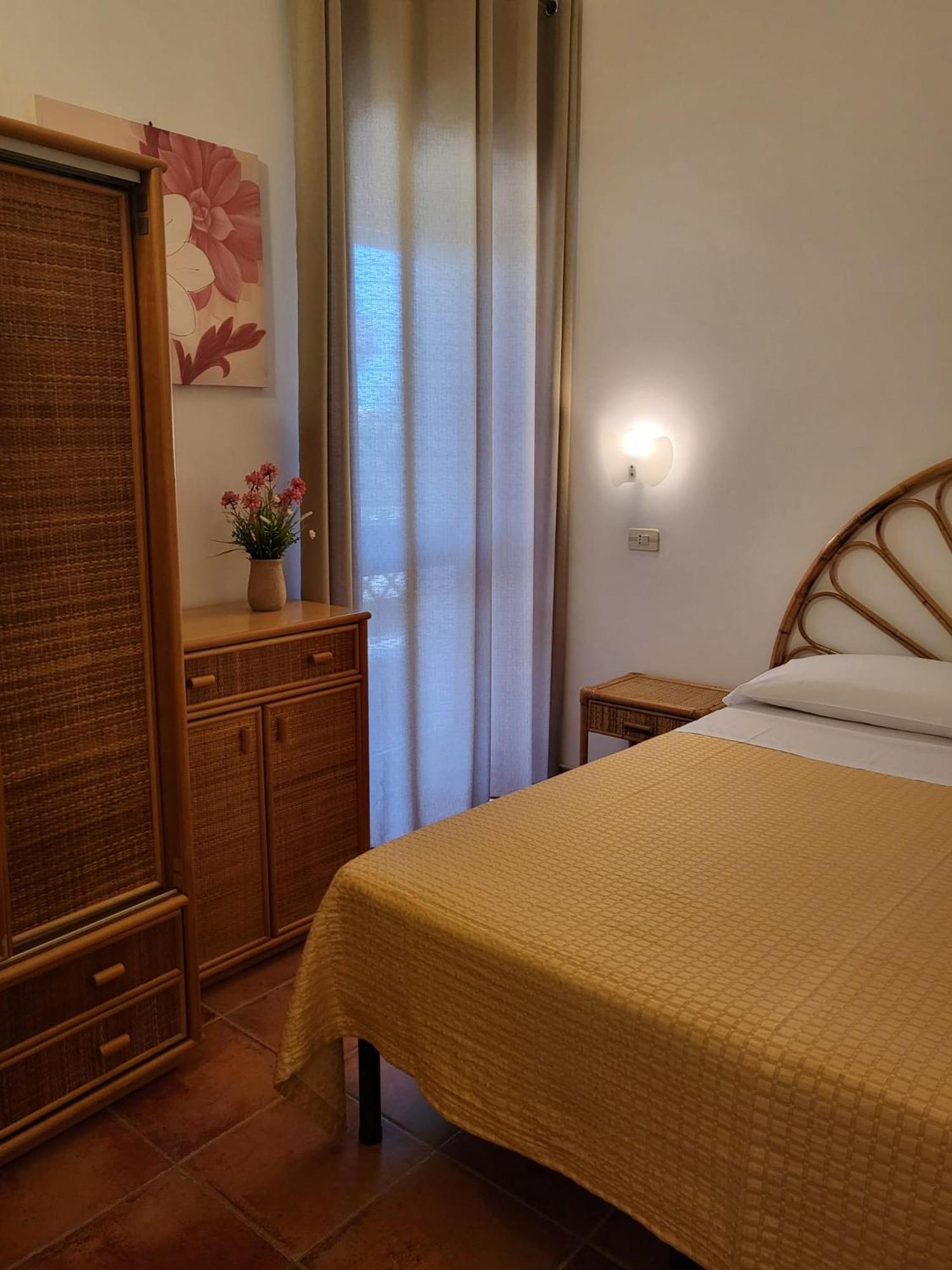 Hotel Costa D'Oro トッレ・オヴォ エクステリア 写真